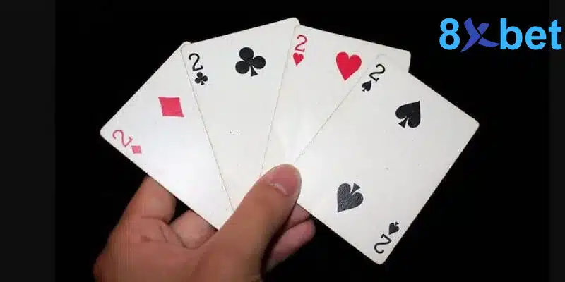 Tứ quý chặt được đôi 2 không? Tứ quý có thể chặt được gì? 4 Kinh nghiệm dùng tứ quý để chặt heo khi chơi đánh bài tiến lên hiệu quả